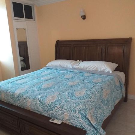 Rooms By The Pool كينغستون المظهر الخارجي الصورة