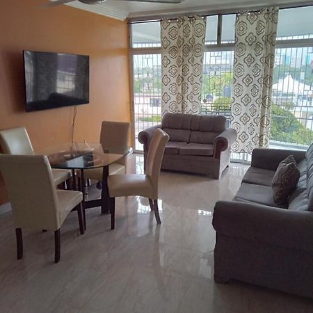 Rooms By The Pool كينغستون المظهر الخارجي الصورة
