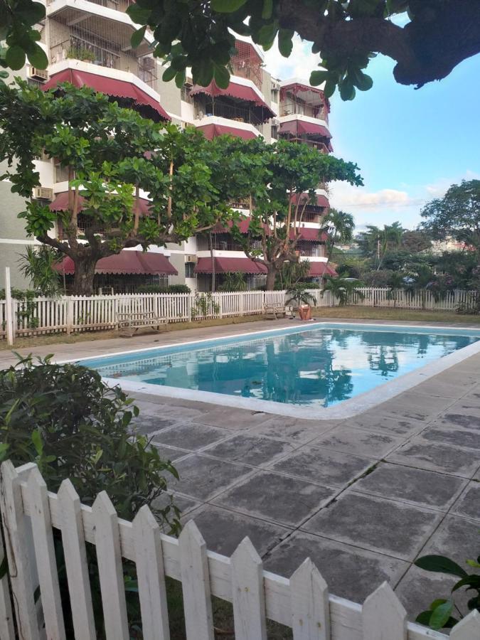 Rooms By The Pool كينغستون المظهر الخارجي الصورة