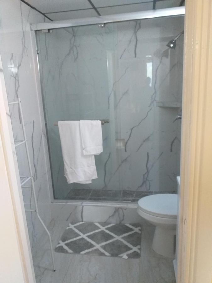 Rooms By The Pool كينغستون المظهر الخارجي الصورة