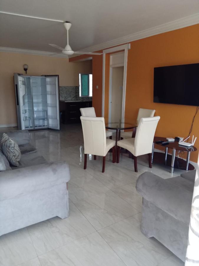Rooms By The Pool كينغستون المظهر الخارجي الصورة